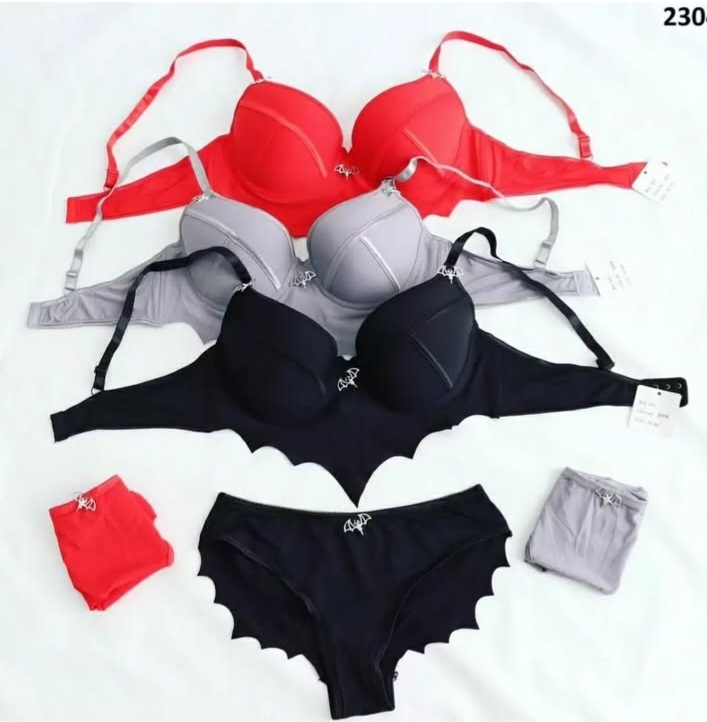 ست سوتین وشورت فنردارتوخالی