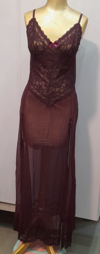 رنگ بنفش دردوطرف جلو چاکدارموجودی ۱عدد