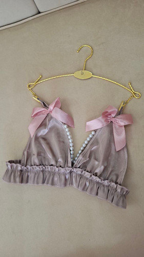 ست دوتیکه ساتن مرواریدی ساتن کشسانی ندارد دوختی که باکش دورتادور دوخته شده کشسانی داره